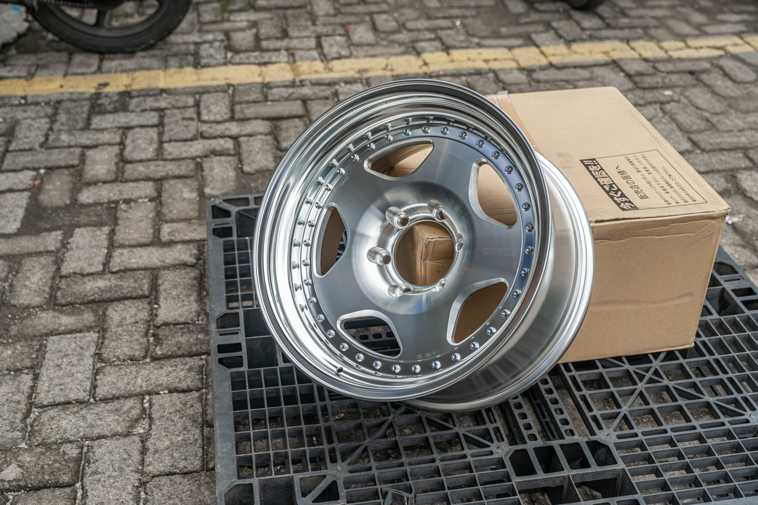 ZZYZX FORGED R18x9 ET -14 PCD 6x139 (Original Japan) view 2