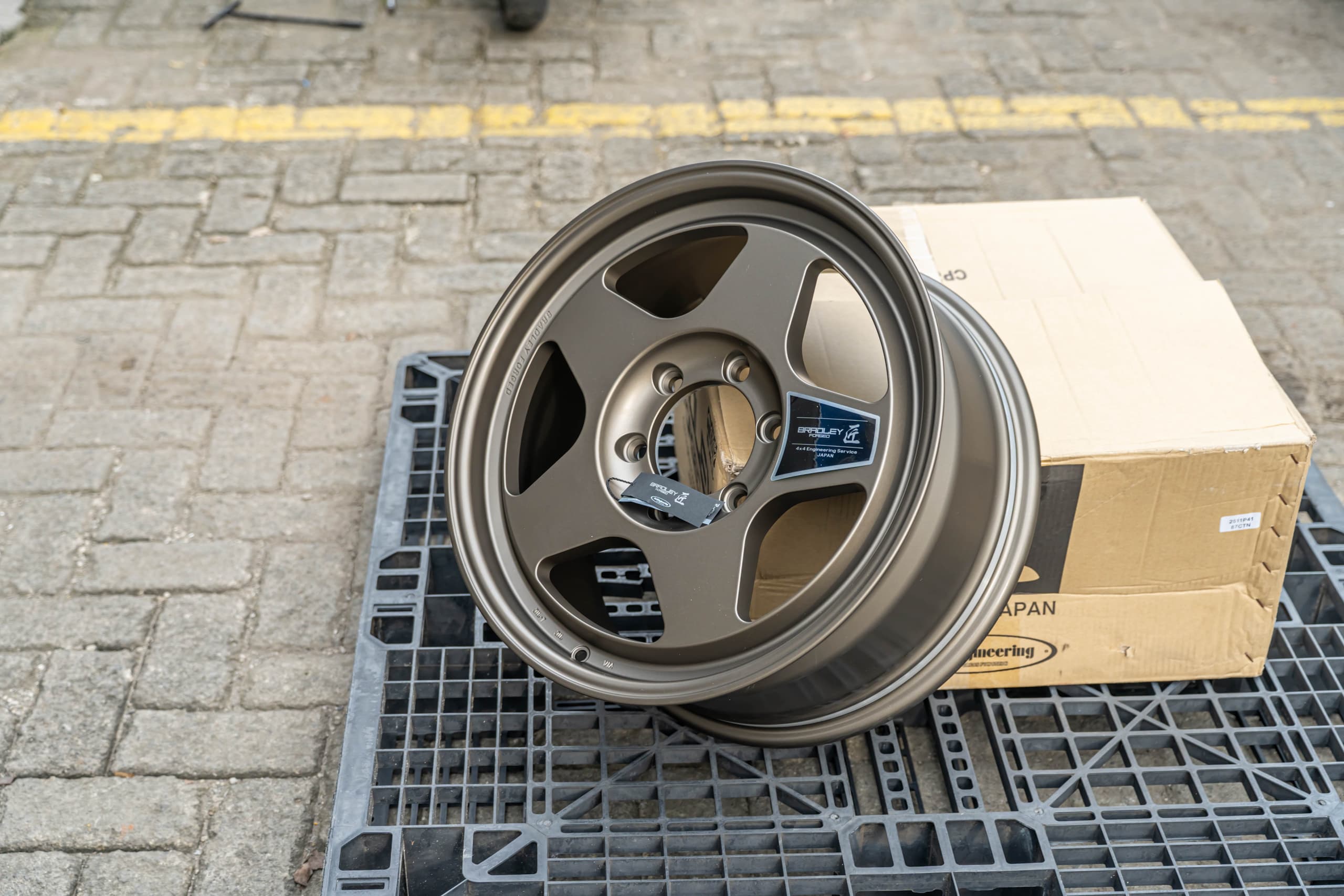 Bradley Forged Takumi 18x8.5 ET52 6x139.7 view 3