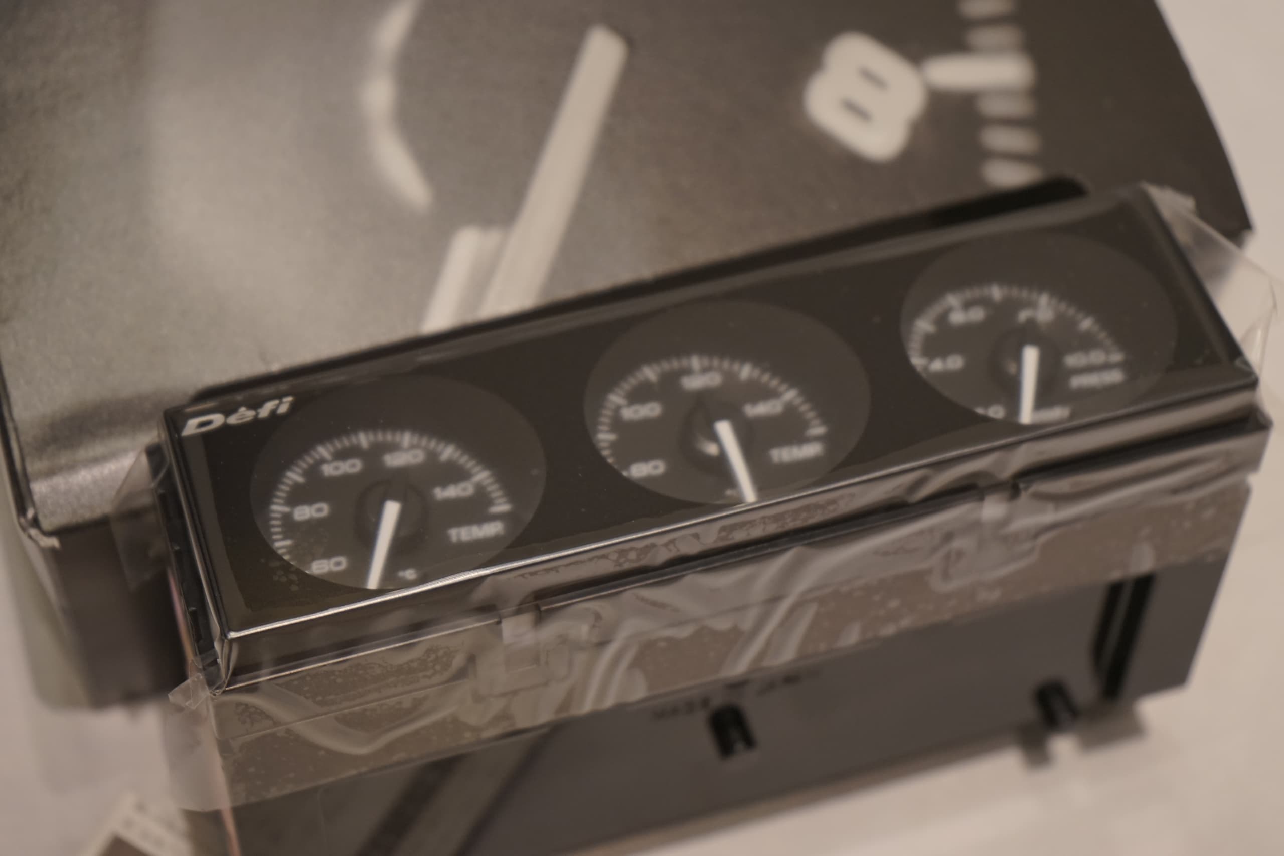 Defi DIN-Gauge 3-in-1 Triple Meter Kit view 3