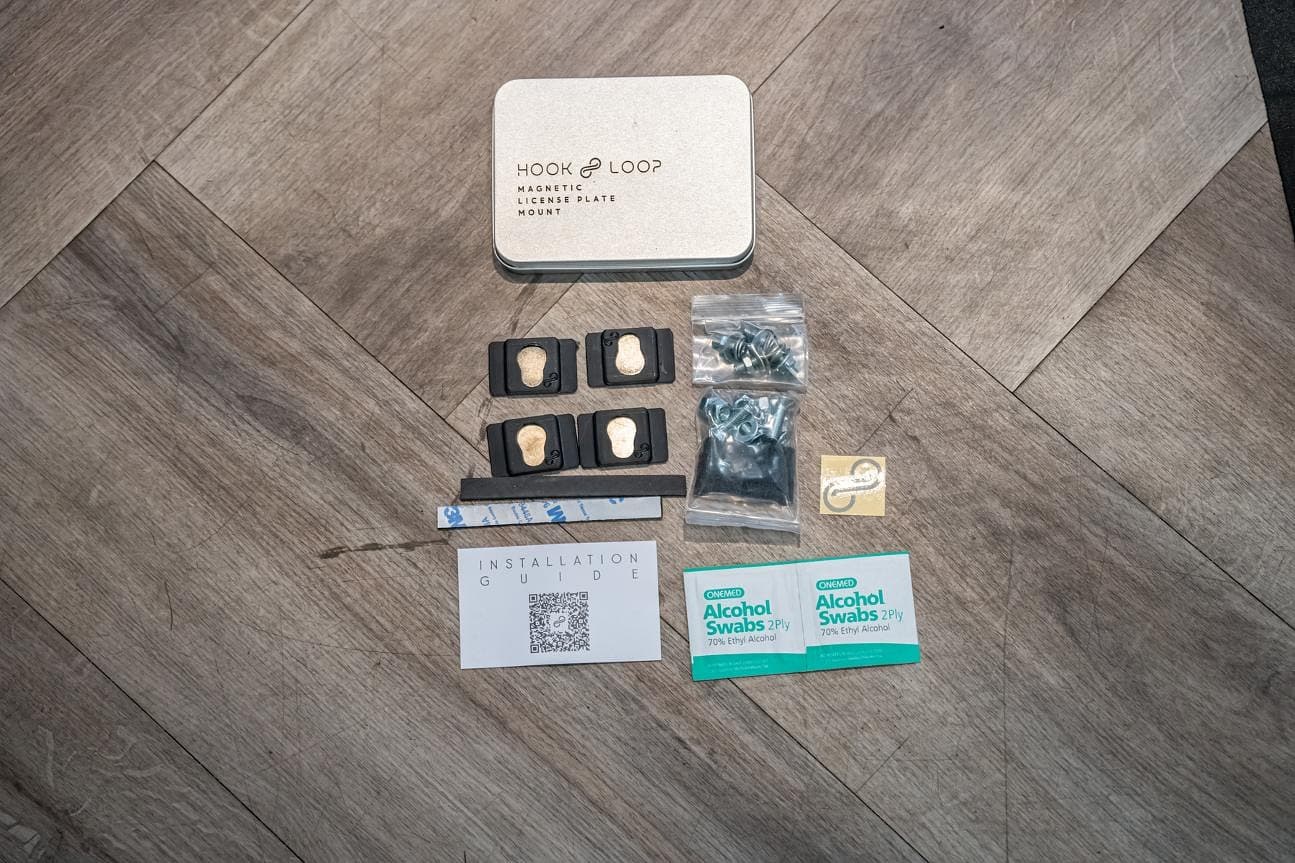 Hook 8 Loop Magnetic License Plate Mount — image 1