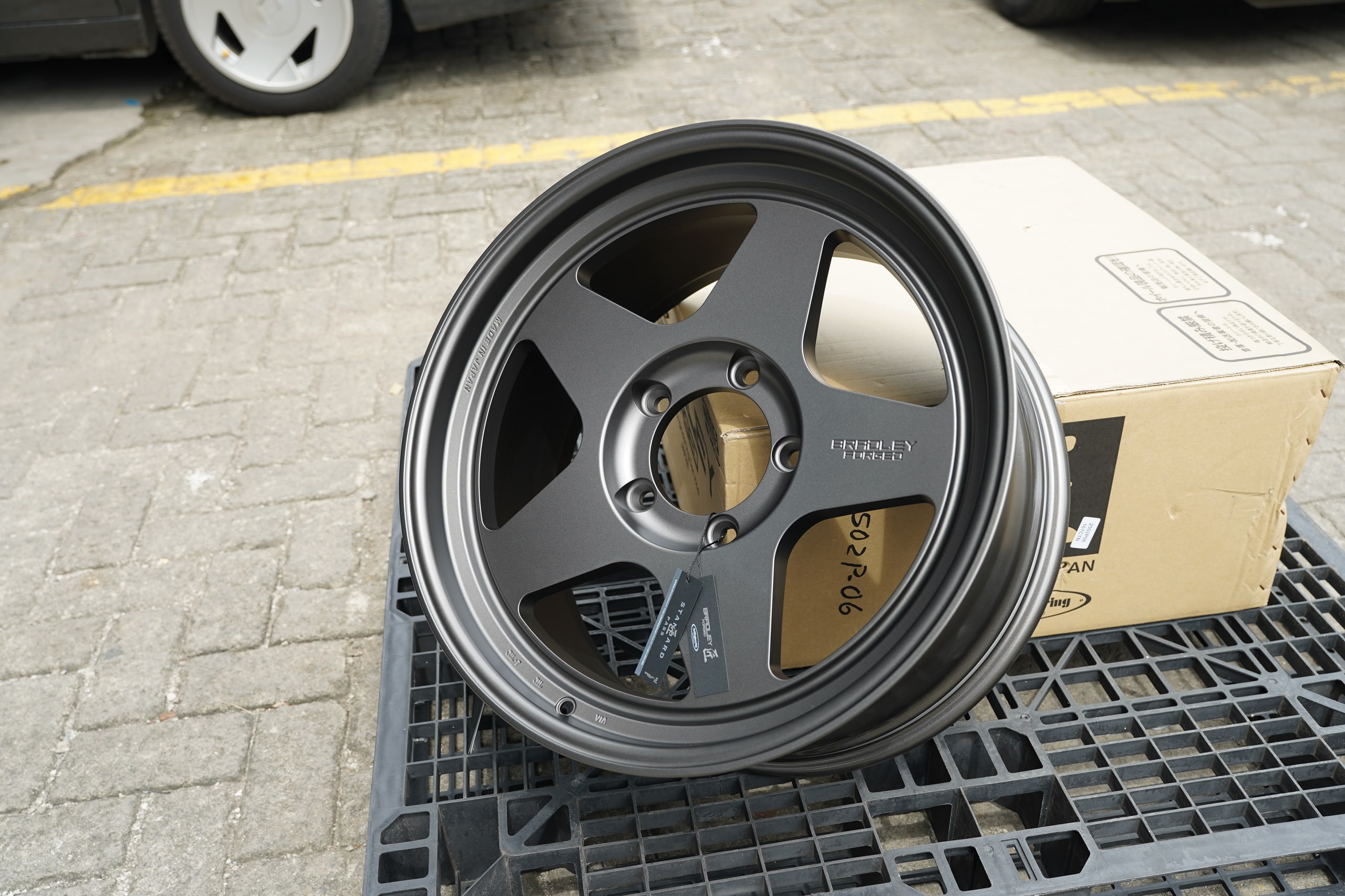 Bradley Forged Takumi 20x9.5 ET33 5x150