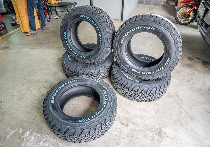 BFGoodrich All Terrain T/A KO3 235/70 R16