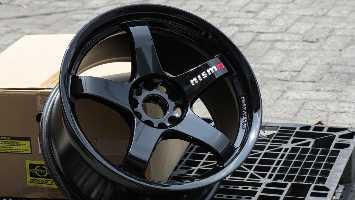 LM GT4 R18x10.5 ET 15 PCD 5x114 - Black (Original Japan)