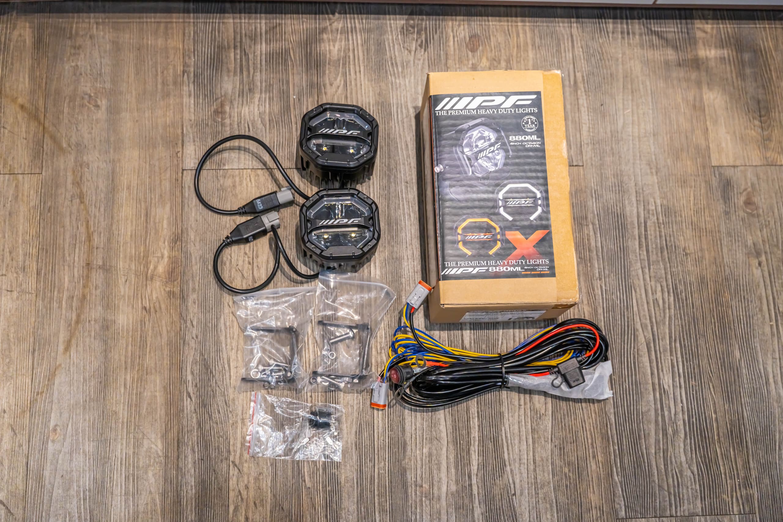 IPF 4-Inch Octagon LED Driving Lamp Set (S-880ML) view 1