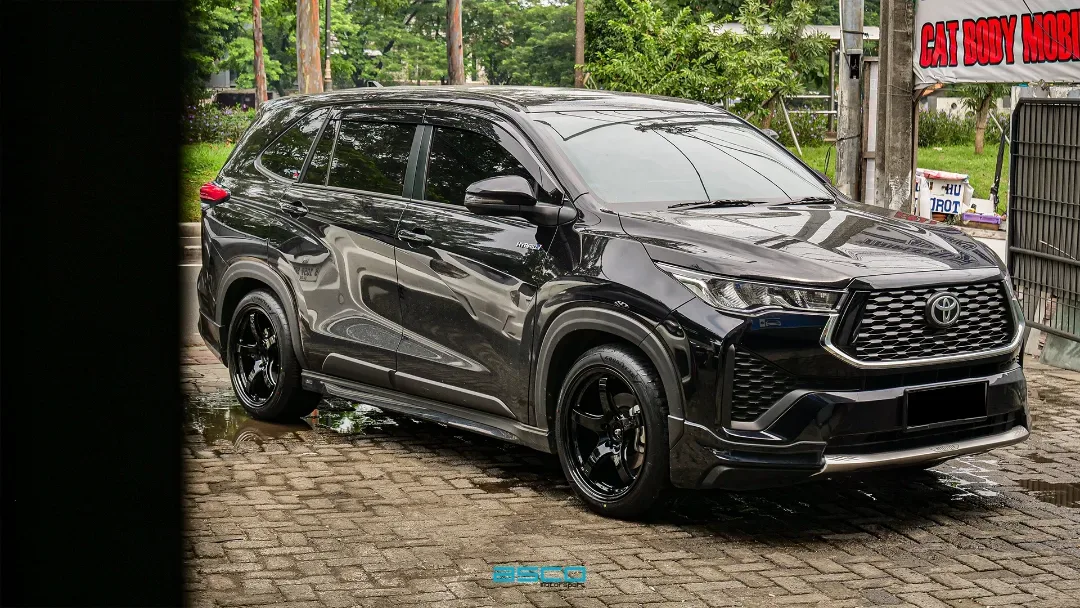 Toyota Innova Zenix