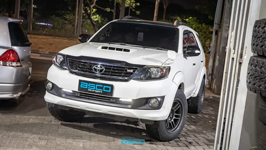 Toyota Fortuner VNT