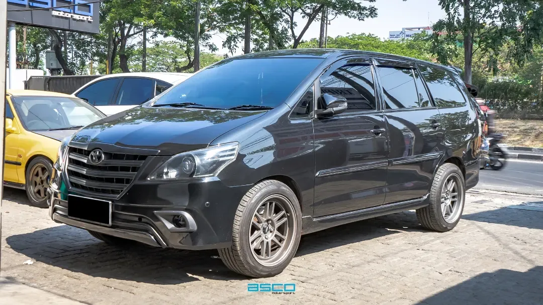 Toyota Innova KD