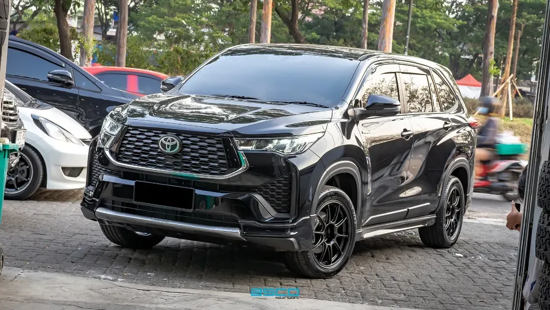Toyota Innova Zenix