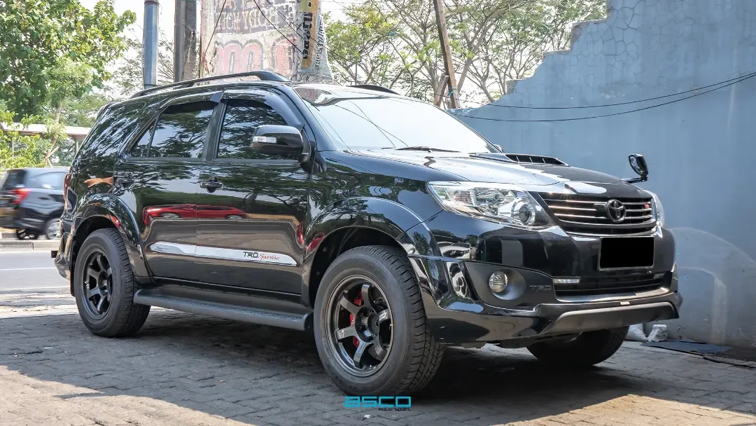 Toyota Fortuner VNT