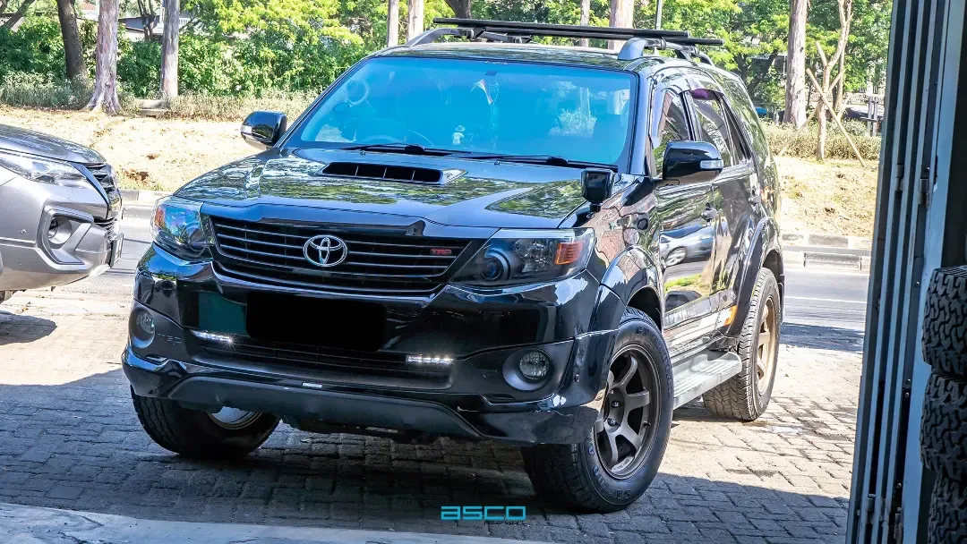 Toyota Fortuner VNT