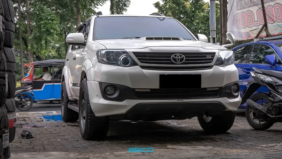 Toyota Fortuner VNT