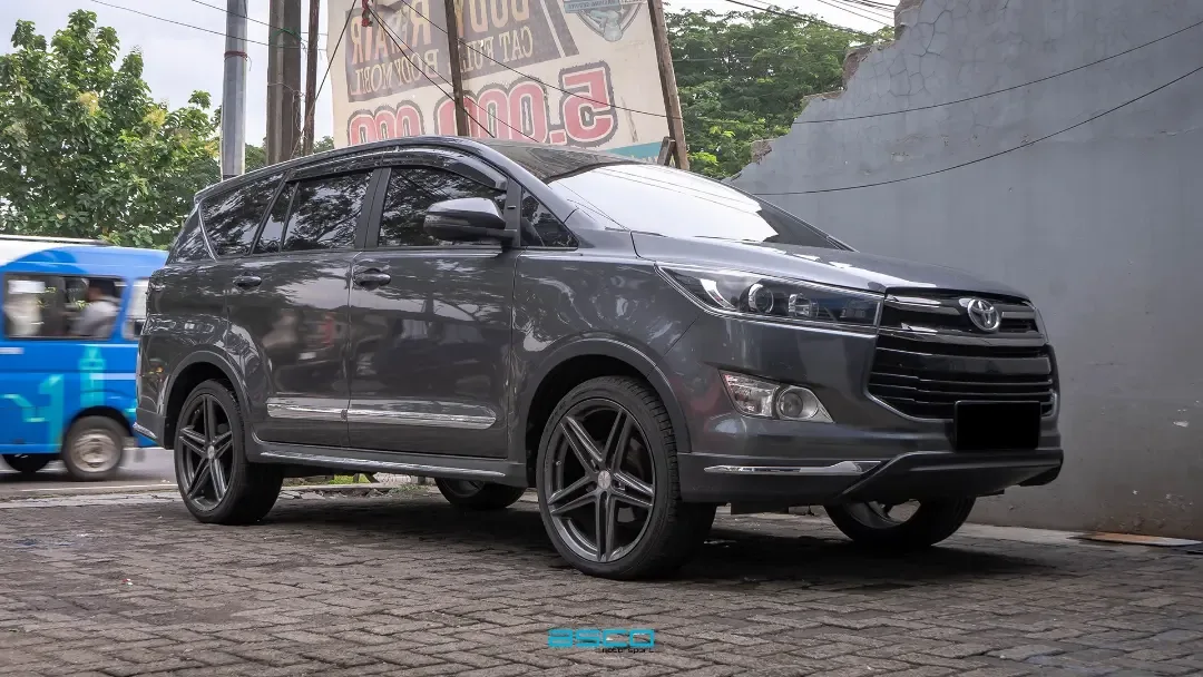 Toyota Innova Reborn