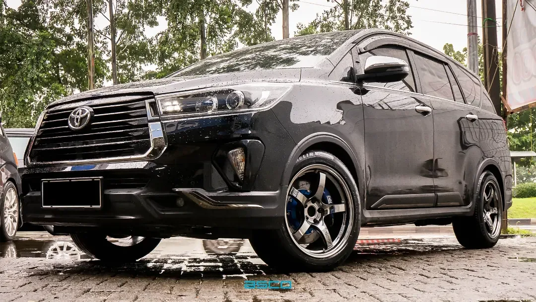 Toyota Innova Reborn