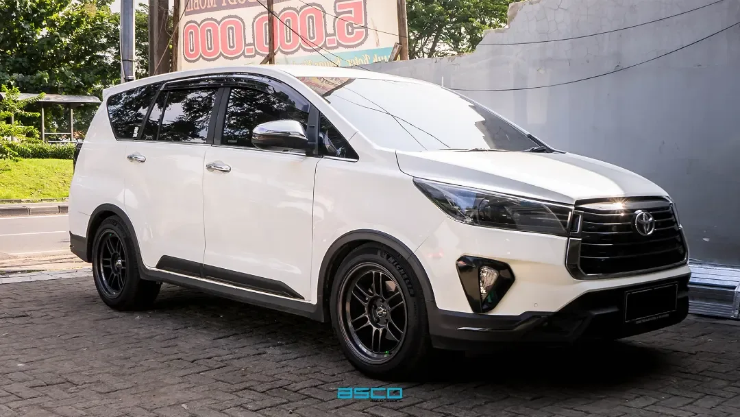 Toyota Innova Reborn
