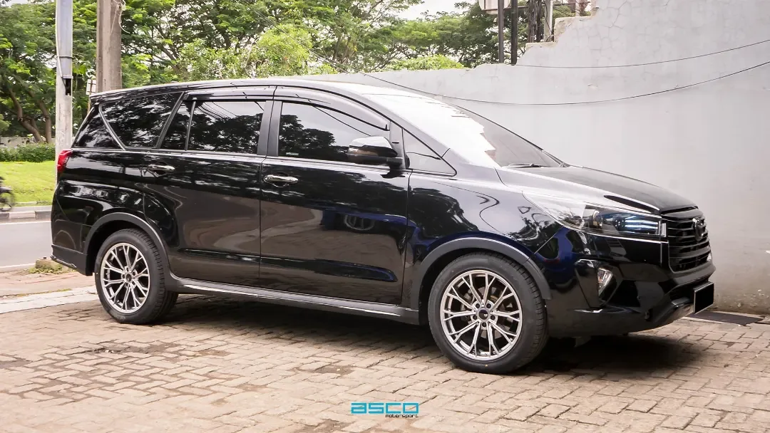 Toyota Innova Reborn
