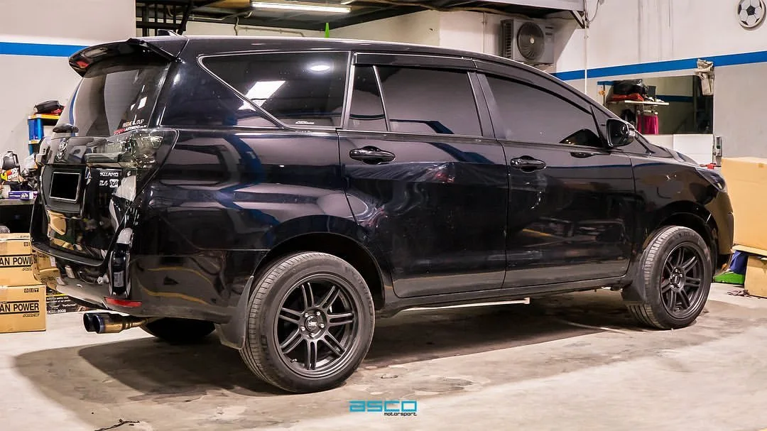 Toyota Innova Reborn
